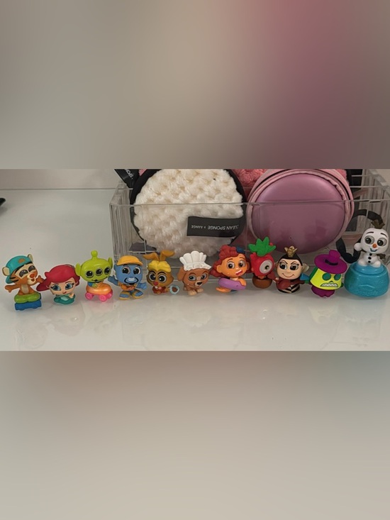 Disney Other - Disney doorables lot